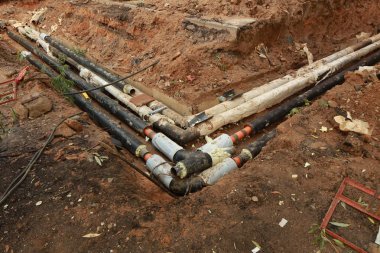 Onarım ve yedek su kanalizasyon borusu açmada