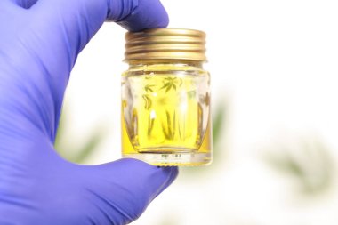 Esrar Cbd yağ kenevir ürünleri bırakır.
