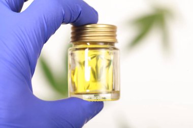 Esrar Cbd yağ kenevir ürünleri bırakır.