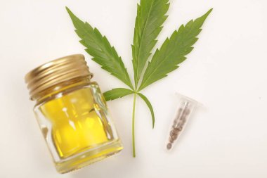 Esrar Cbd yağ kenevir ürünleri bırakır.
