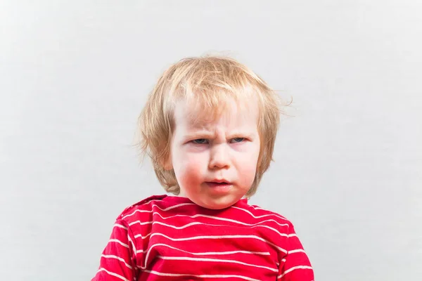 Portret engraçado bebê criança loira menino — Fotografia de Stock