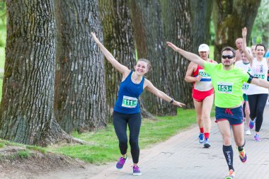 Bir hayır kurumu başlangıcı atletleri Angels.Belar Wings çalıştırmak