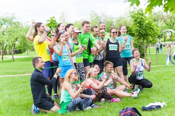 Atleten aan het begin van een goed doel lopen vleugels van de Angels.Belar — Stockfoto