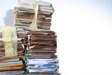 Eski ofis kağıtları atık kağıt geri dönüşüm için bir paket
