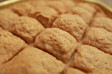 bir demir tencerede Türk Tahin Helva