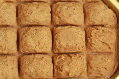 bir demir tencerede Türk Tahin Helva