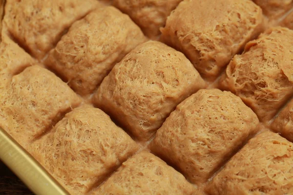 bir demir tencerede Türk Tahin Helva