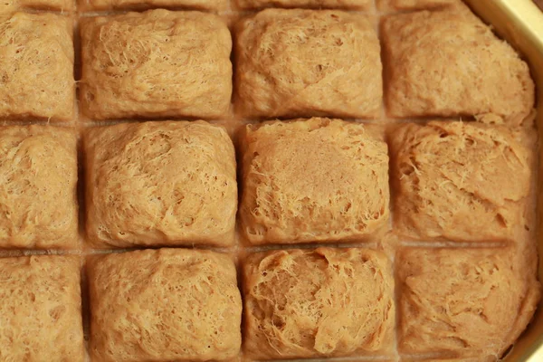 bir demir tencerede Türk Tahin Helva