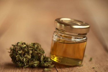 ext ile tıbbi esrar alternatif tıp yeşil yaprakları