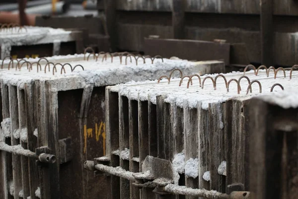 Moldes para estruturas de concreto na fábrica — Fotografia de Stock