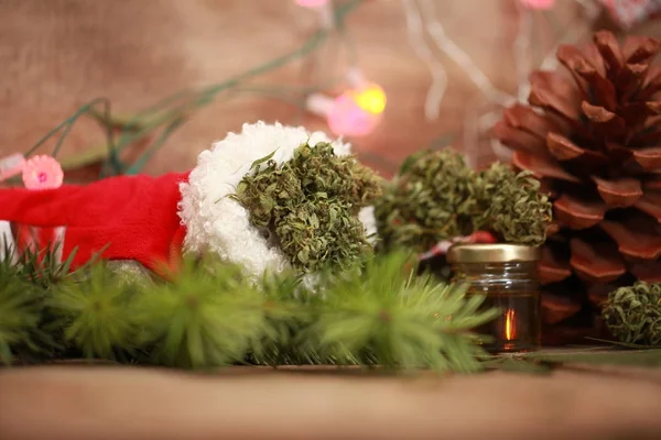 Cappello Natale Rosso Con Marijuana — Foto Stock