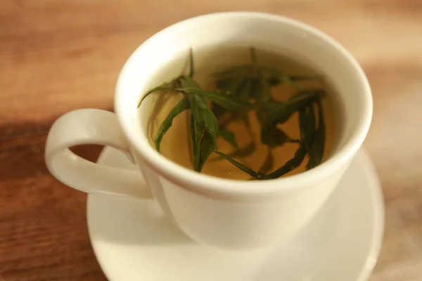 Cannabis Tee weiße Tasse — Stockfoto