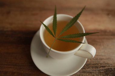 Esrar beyaz çay bardağı