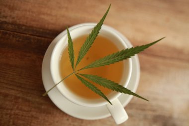 Esrar beyaz çay bardağı