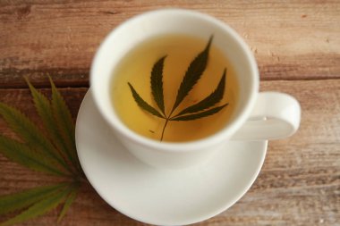 Esrar beyaz çay bardağı