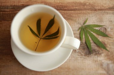 Esrar beyaz çay bardağı