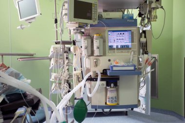 Ameliyathane ekipmanı resüsitasyon doktorları. Ayılar