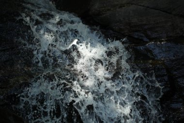 Sri Lanka dağında Rawana şelalesi