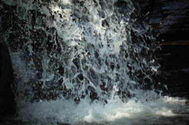 Sri Lanka dağında Rawana şelalesi