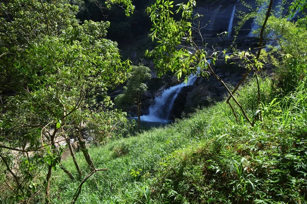 Cascata di Rawana nel montain Sri Lanka — Foto Stock