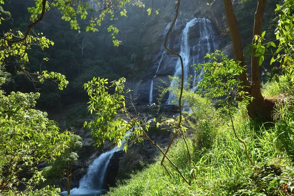 スリランカの山のラワナ滝 — ストック写真