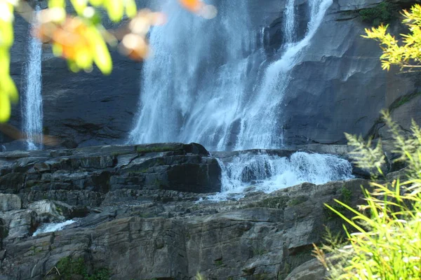 Rawana Wasserfall im Gebirge Sri Lankas — Stockfoto