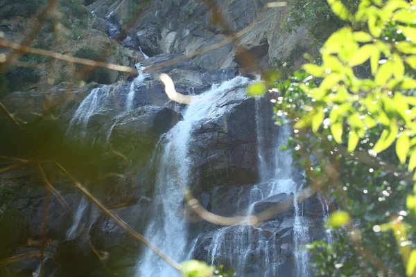 Cascade de Rawana dans la montagne Sri Lanka — Photo