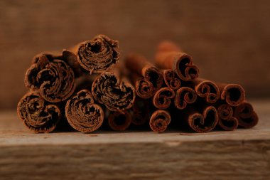 harici farklılıklar Seylan tarçın ve Cassia kabuğu