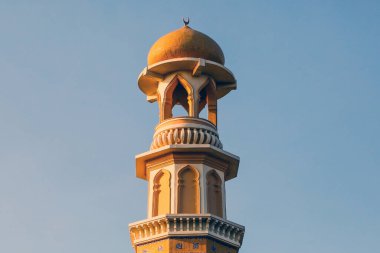 Sri Lanka, Negombo, 2020. Gökyüzüne karşı Müslüman Camisi Minaresi.