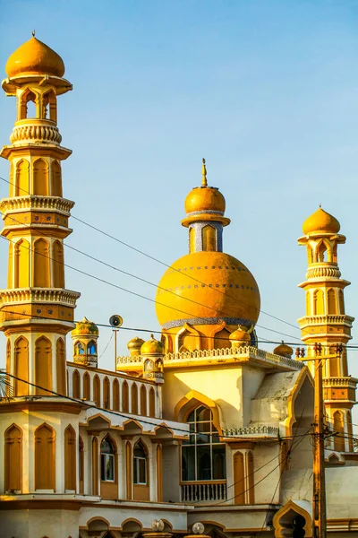 斯里兰卡 Negombo 2020年 穆斯林清真寺Minaret在天空中 — 图库照片