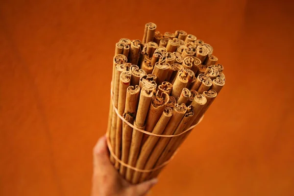 Rollos Secos Canela Sri Lanka Envase Grande — Foto de Stock