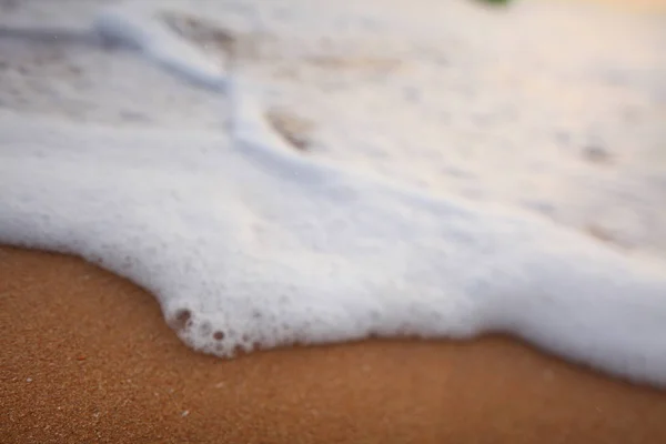 Espuma Branca Praia Oceano Tropical Arenoso — Fotografia de Stock