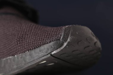 Siyah spor ayakkabıları adidas modeli NMD _ R1.Belarus, Minsk, 2020