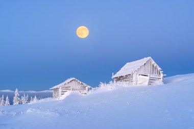 Kış manzara Frost ahşap evleriyle