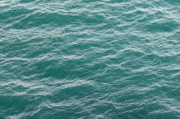 Текстура моря с волнами — стоковое фото