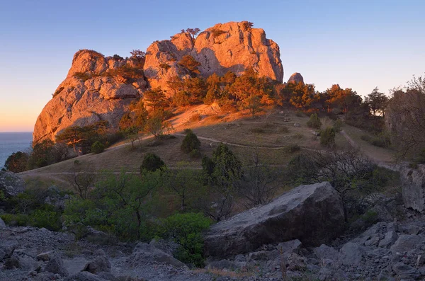 Berglandschaft mit Felsen und Steinen — Stockfoto