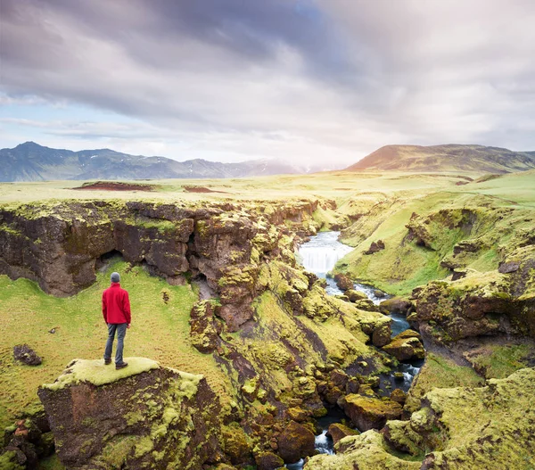 Summer krajobraz z rzeką mieście Skoga, Islandia — Zdjęcie stockowe