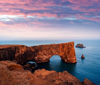 İzlanda'daki Cape Dyrholaey