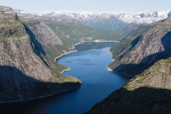 Pohled z útesu Trolltunga v Norsku — Stock fotografie