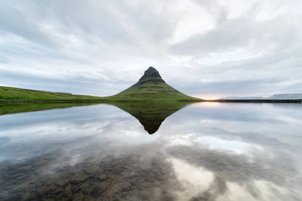 İzlanda'daki Mount Kirkufell — Stok fotoğraf