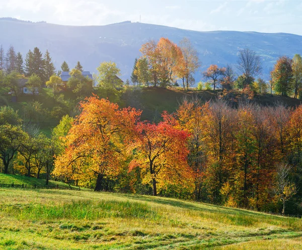 Autumn on the mountain hills in the village — Stock Photo, Image