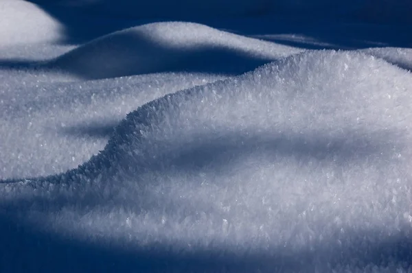 Snowy snowdrift in the frost — Stock Photo, Image