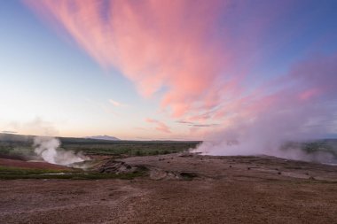 İzlanda'daki Geysers Vadisi