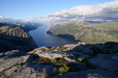 Yolu Preikestolen, Norveç