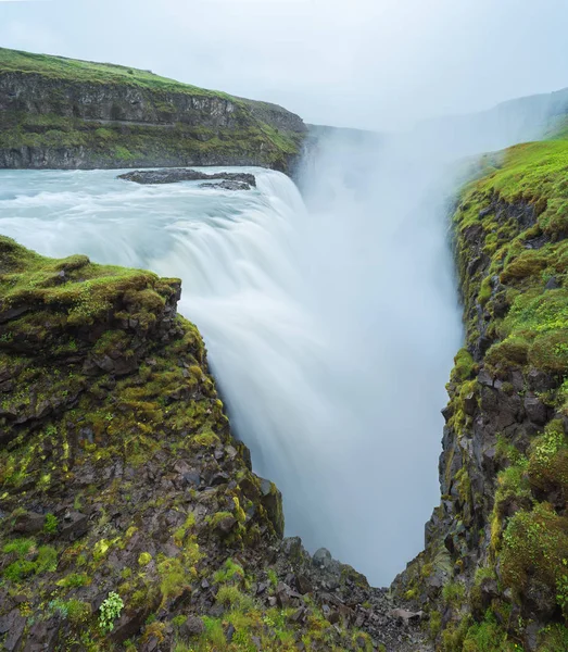 Gullfoss waterval, toeristische attractie van IJsland — Stockfoto