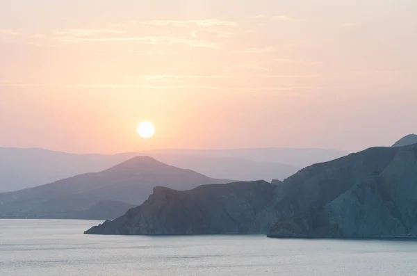 Landscape with sea and mountain view — Stock Photo, Image