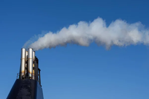 空气污染 向空气中排放污染物 对人类健康和地球的损害 — 图库照片