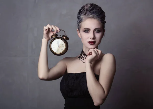 Mujer en traje de Halloween bruja — Foto de Stock