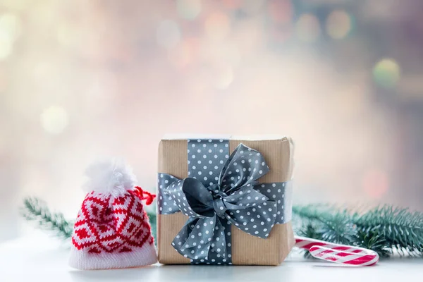 Christmas gift box and candy — Stock Photo, Image