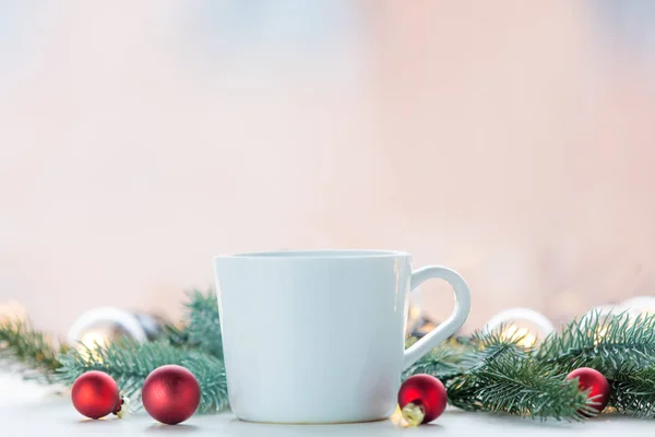 Cup en Kerstmis decoratie — Stockfoto